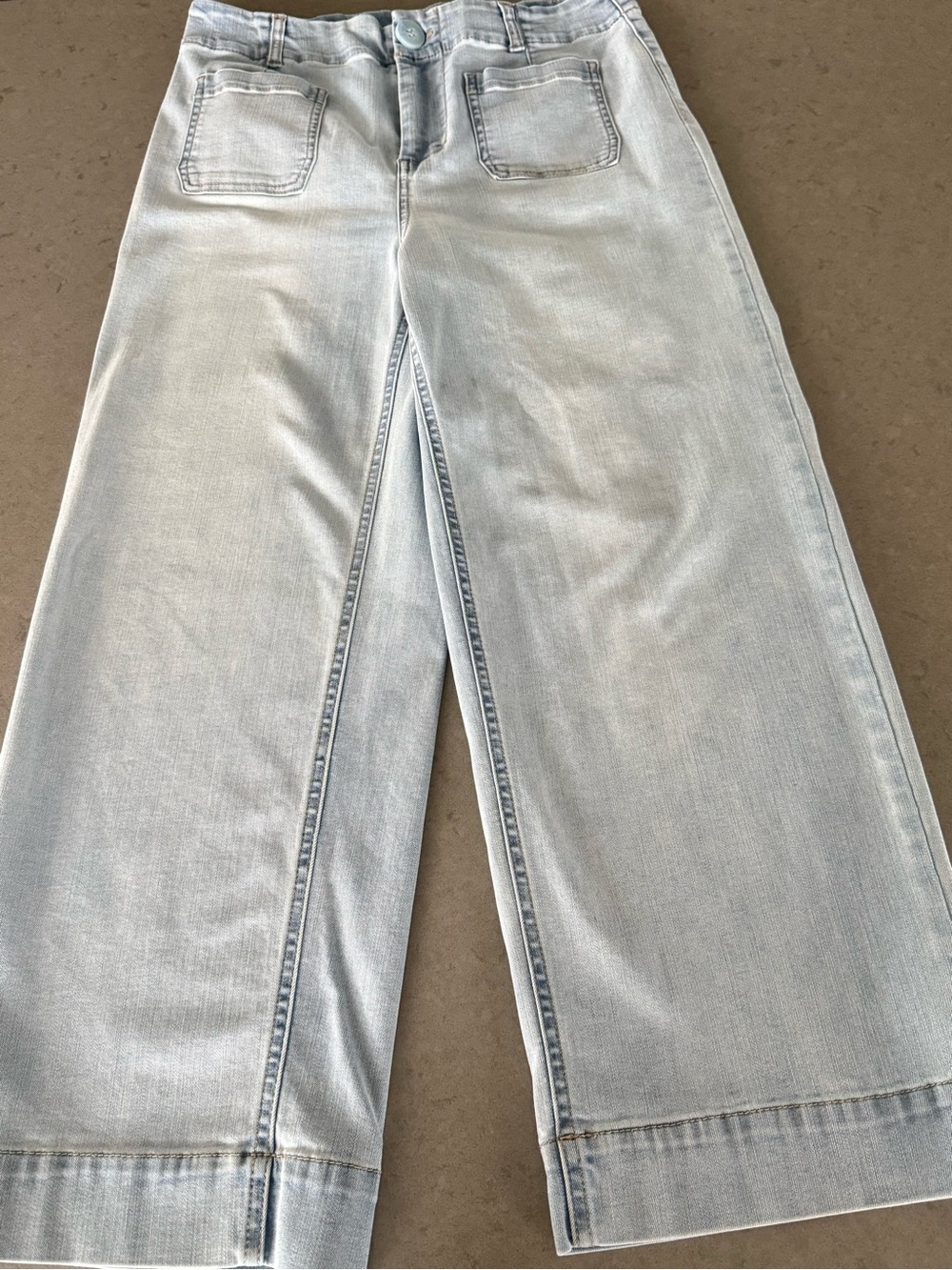Renuar Light Wash Wide Leg Jeans Super Cute